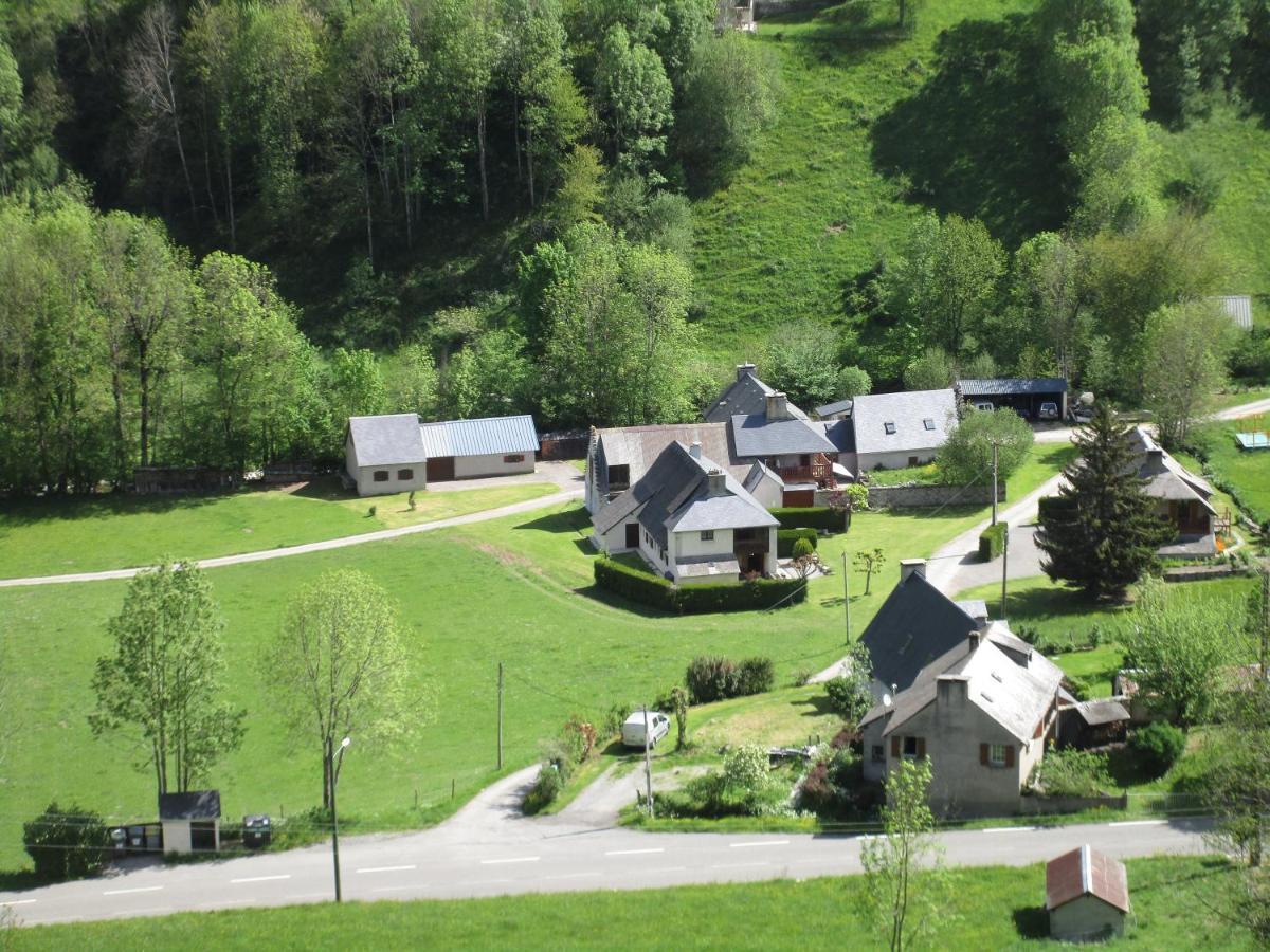Gite De La Seoube Campan Bagian luar foto