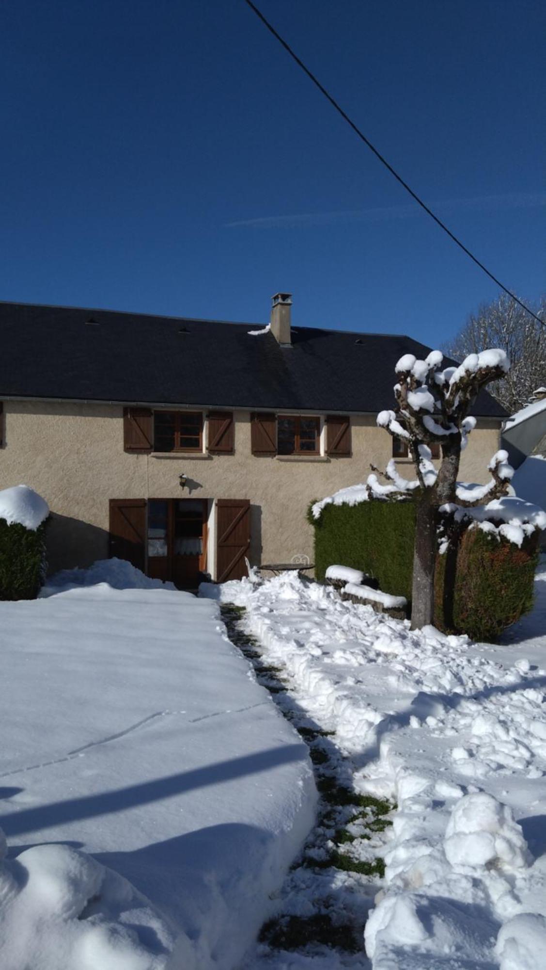 Gite De La Seoube Campan Bagian luar foto