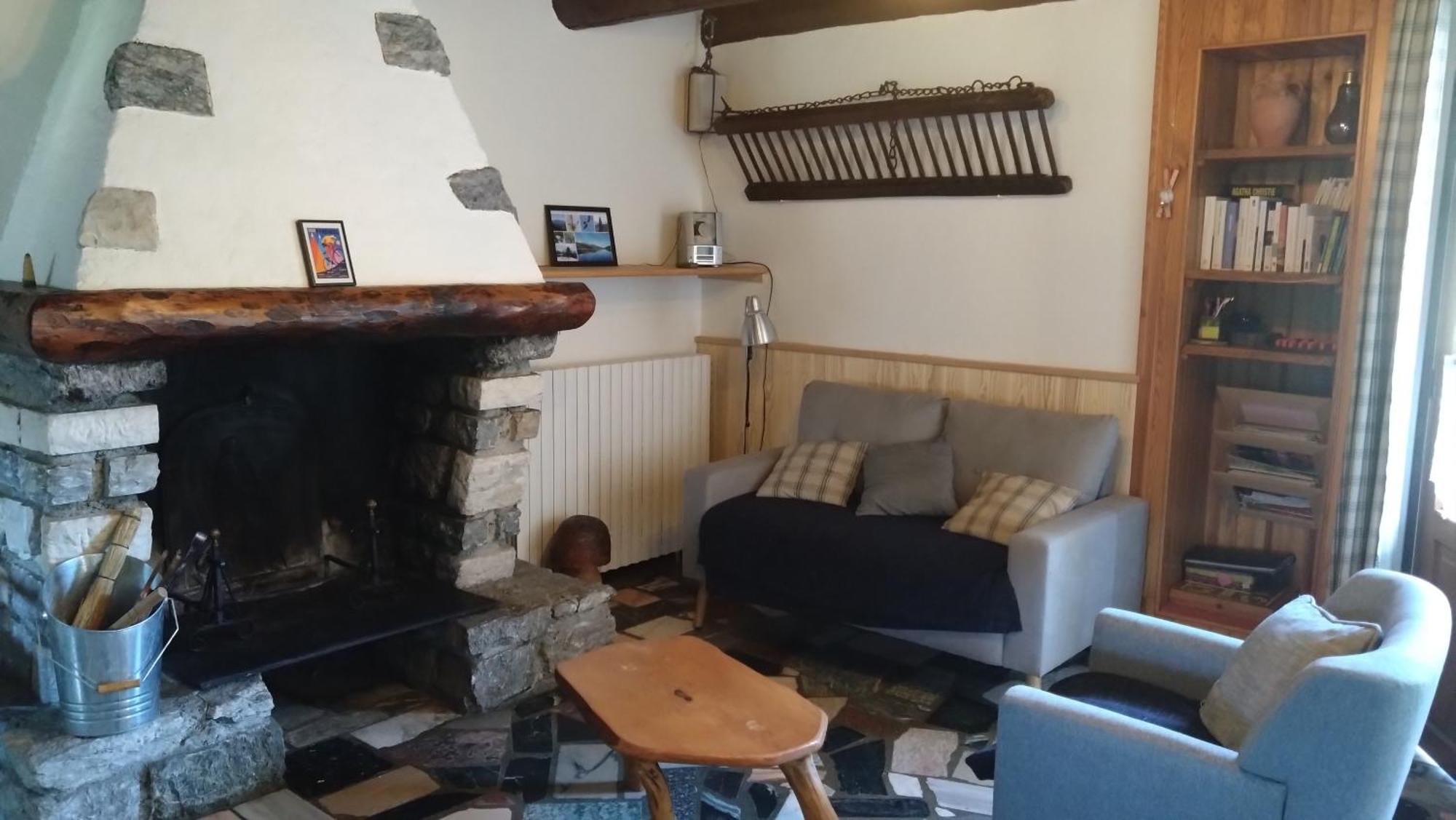 Gite De La Seoube Campan Bagian luar foto